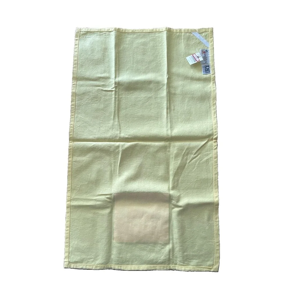 Disney World Souvenir Terry Cloth Towel Printed 1990s Yellow WDW 26.5 X 16.5